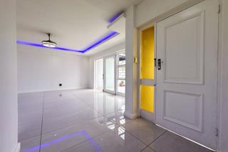 3 Bedroom Property for Sale in Bloubergrant Western Cape